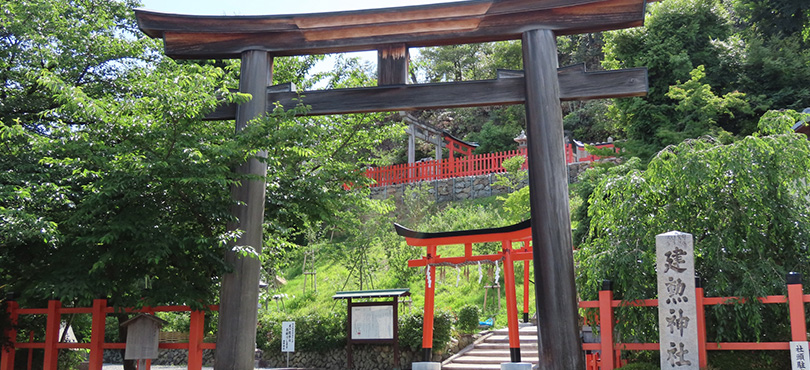 建勲神社