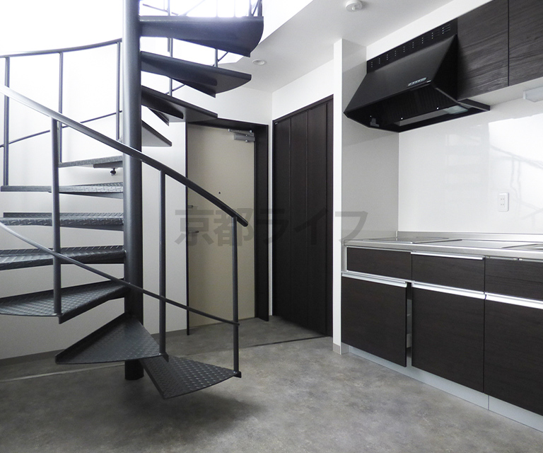 グレー×黒のお部屋がシックな印象に