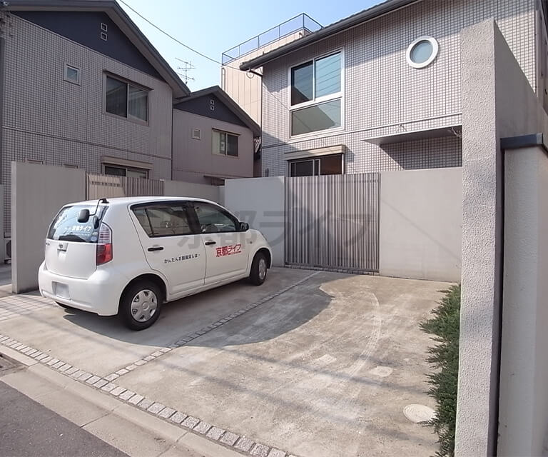 駐車場(各戸2区画)