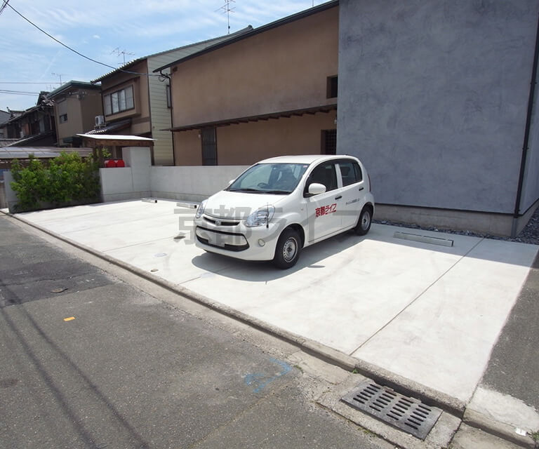 駐車場（13,000円（税込）/月）