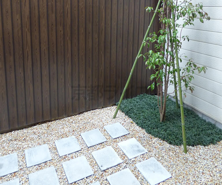 ペットがのびのび過ごせる専用庭