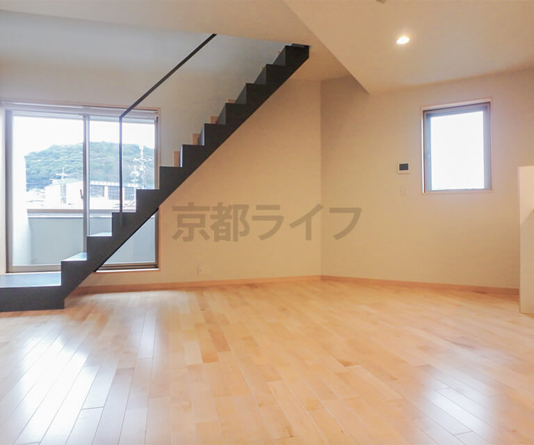 上下階をつなぐスタイリッシュな階段