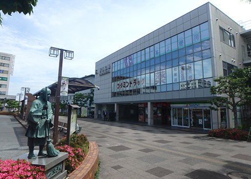JR新田辺駅