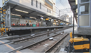 京阪本線伏見桃山駅