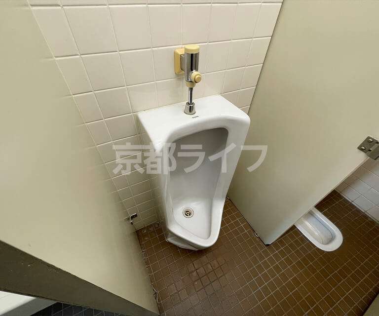 男子トイレ